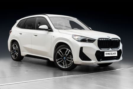 BMW iX1 xDrive30 AWD/M-sport/HK/Skinn/360/El.krok/Soltak/S+V/Pen!