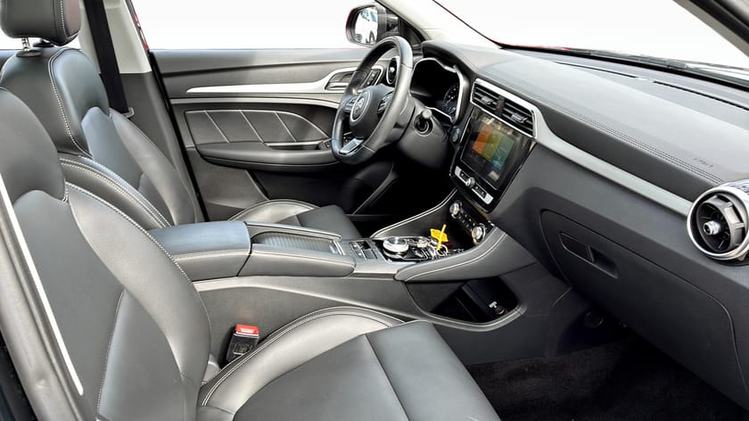 Bild 3 av MG ZS EV LUXURY 45 KWH - inklusive 15 000:- att ladda för.