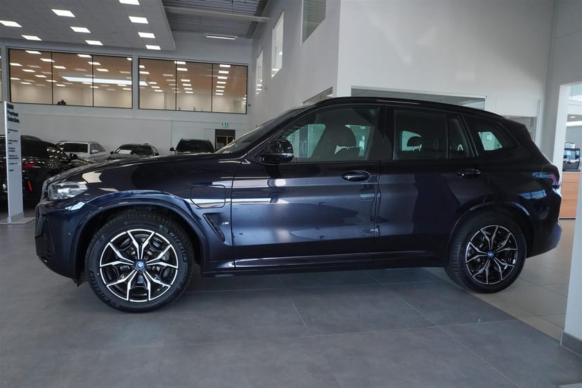 Bild 3 av BMW X3 xDrive30e M Sport Navi Fartpilot HiFi Drag