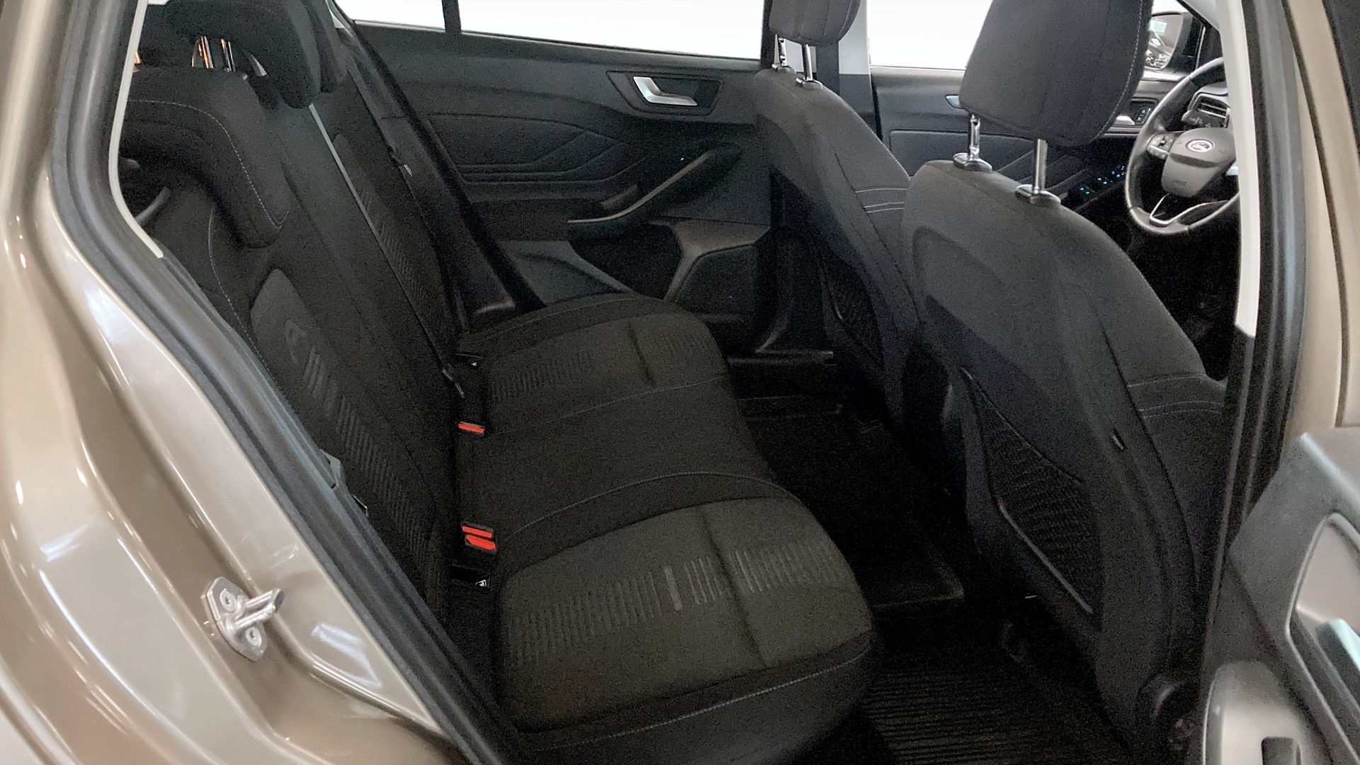 Ford Focus Kombi Active 1.0 EcoBoost 2019, bild 5/10