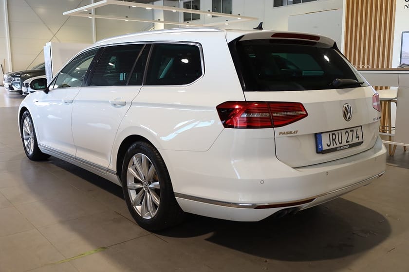 Bild 3 av Volkswagen Passat Sportscombi 2.0 TDI AUT 4M Pano Drag Värmare Kamera