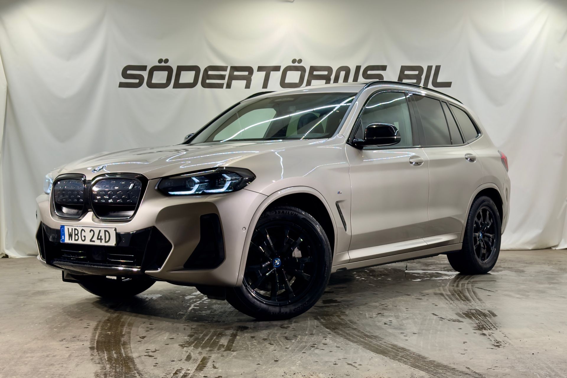 BMW iX3