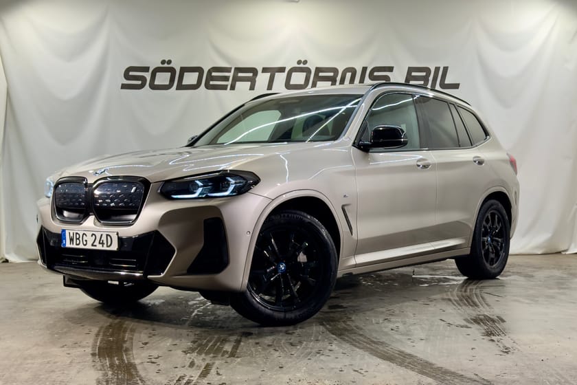 Bild 1 av BMW iX3 CHARGED M SPORT PANORAMA LÄDER MOMSBIL