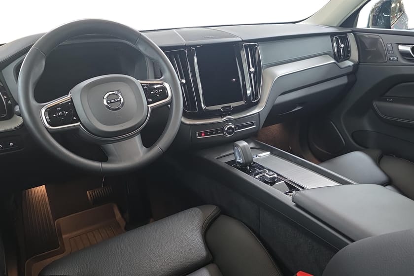 Bild 2 av Volvo XC60 Recharge T8 Ultimate Dark/22 tum/Luftfjädring/HarmanKardon