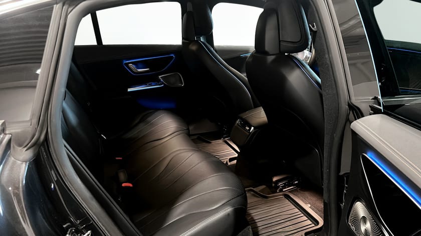 Bild 5 av Mercedes-Benz EQE 300 360° / Burmester / Drag