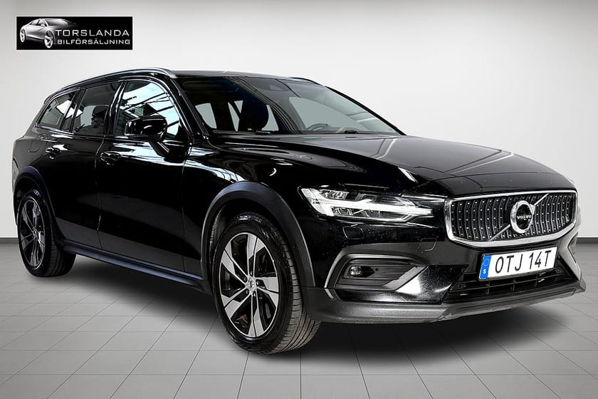 Bild 2 av Volvo V60 Cross Country D4 AWD 190 Auto Skinn HUD B-Kamera GPS Krok