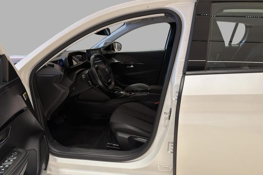 Bilde 5 av Peugeot e-208 e-Allure / 136HK / NY SERVICE / CARPLAY / R.KAM / DAB