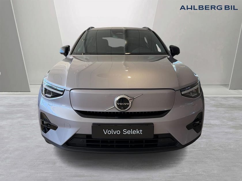 Bild 4 av Volvo EX40 Single Motor Extended Range ⚪ ExtendedRange Plus SE, Teknikpaket, Dragkrok Halvautomatisk, Parkeringskamera 360, HarmanKardon PremiumSound, Google Maps