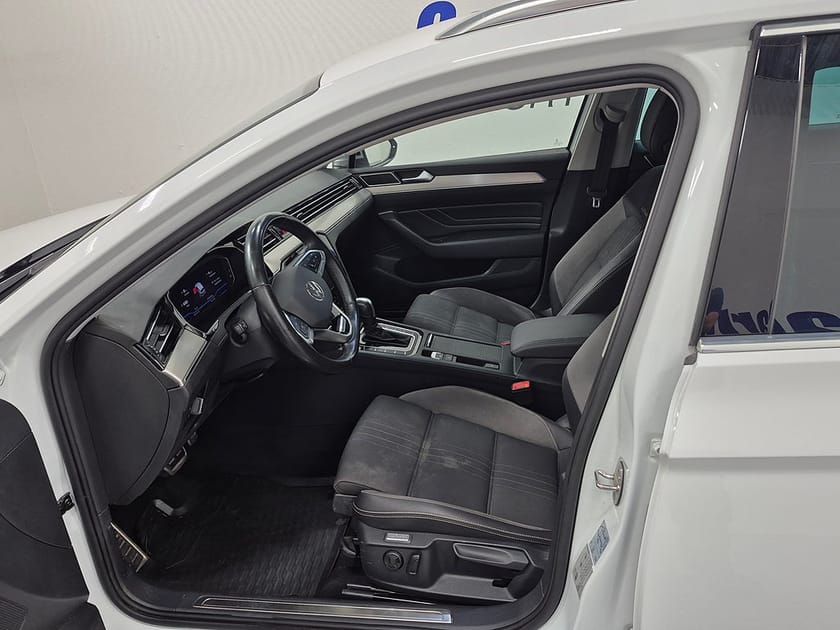 Bild 2 av Volkswagen Passat Alltrack 4MOTION TDI 200HK 4x4 Executive Navi Aut