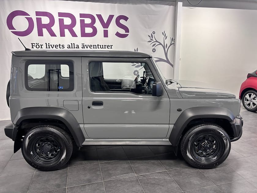 Bild 3 av Suzuki Jimny Torakku 1.5 102Hk Allgrip Frontbåge, Extraljus, Värmare