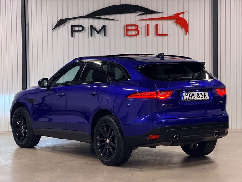 Bild 4 av Jaguar F-Pace 30d AWD 300hk Panorama Värmare Drag Läder S&V-Hjul