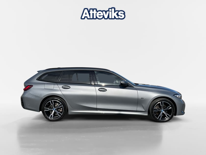 Bild 2 av BMW 330e xDrive Touring M-Sport Drag/Värmare/Adaptiv farthå