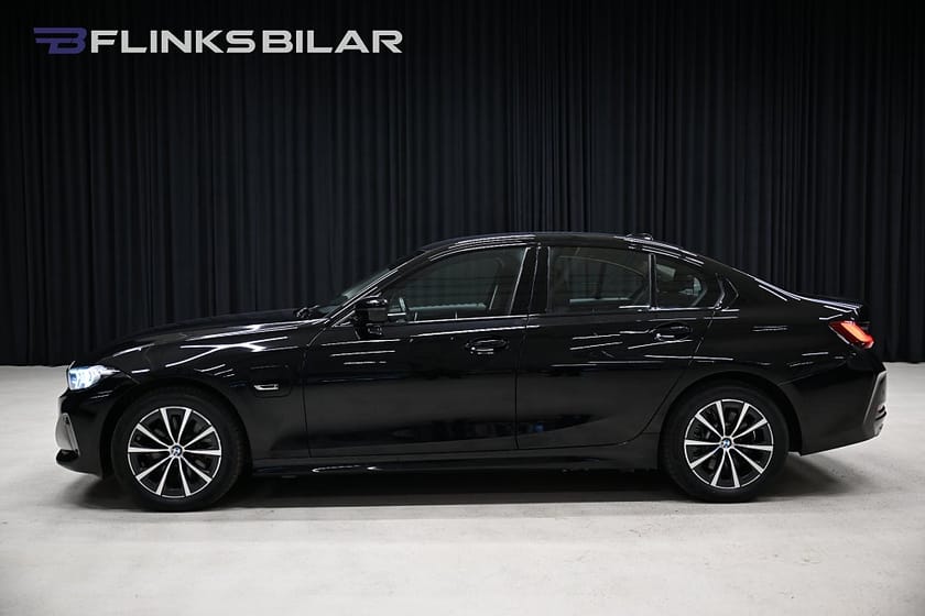 Bild 2 av BMW 330e xDrive Sedan 292HK Navi|Widescreen|LED|Lågmil|Leasbar