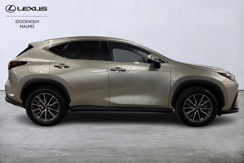 Bild 4 av Lexus NX 450h+ Business Plus AWD 309hk Drag P-väm Keyless Navi