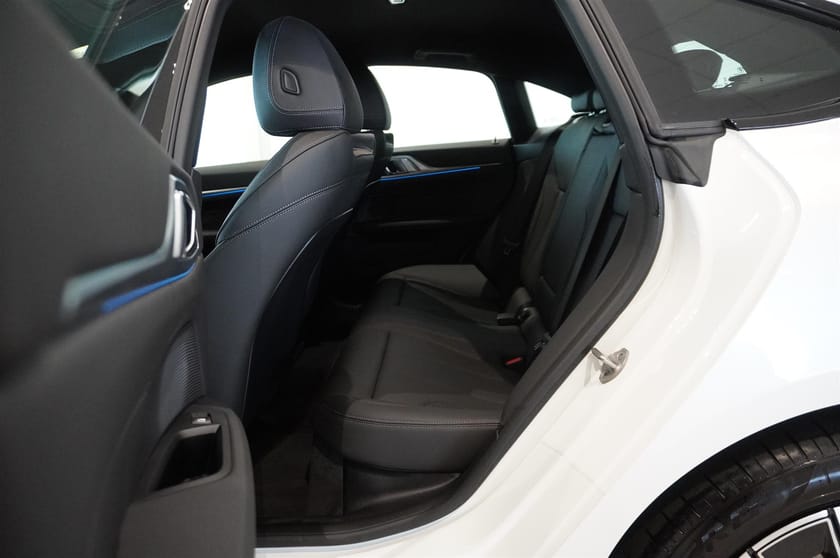Bild 5 av BMW i4 eDrive40 Gran Coupé M Sport Business Fartpilot Rattvärme Drag