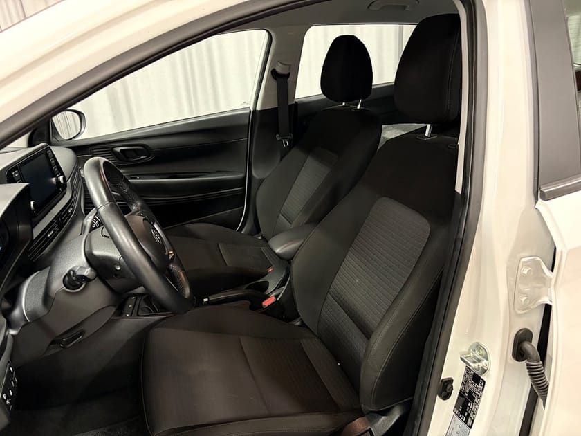 Bild 5 av Hyundai i20 Essential 1.2 MPi, Backkamera, Rattvärme, Vinterhjul