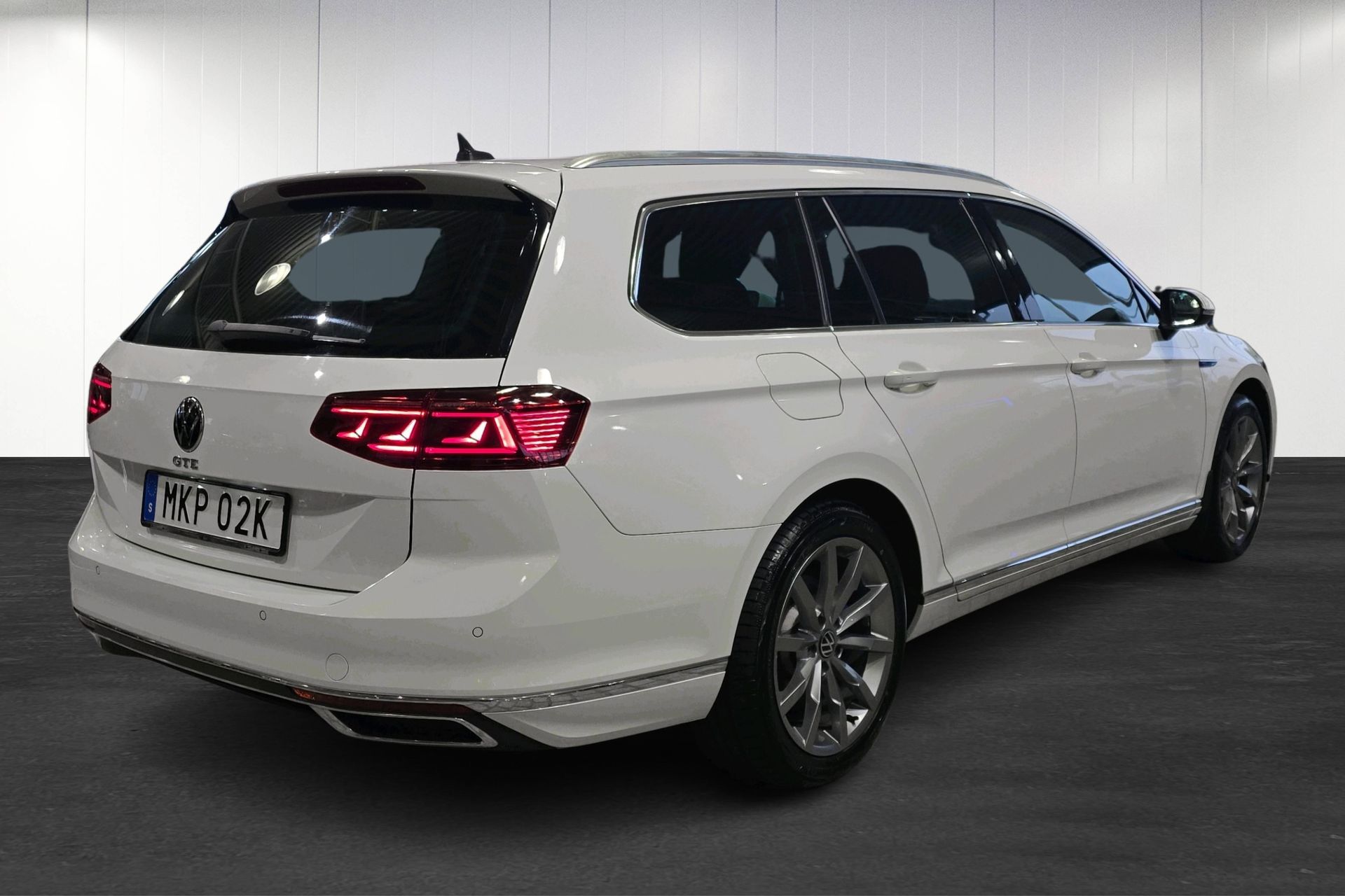 Volkswagen Passat Sportscombi GTE 2021, bild 4/10