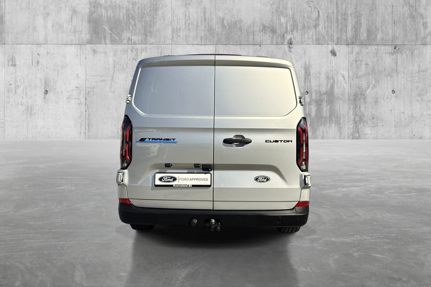 Bilde 5 av Ford E-Transit Custom 320 HENGERFESTE-2300KG,CARPLAY+++