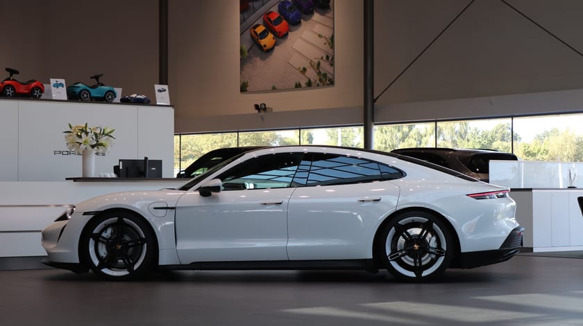 Bild 4 av Porsche Taycan 4S Helläder / Bose Surround / 21" Mission E