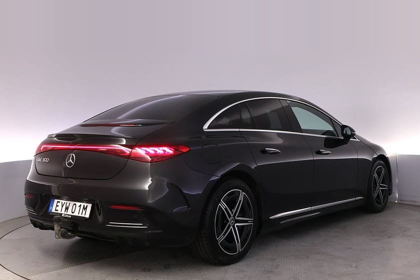 Bild 5 av Mercedes-Benz EQE 300 AMG Kamera Elstol BSM Navi Drag