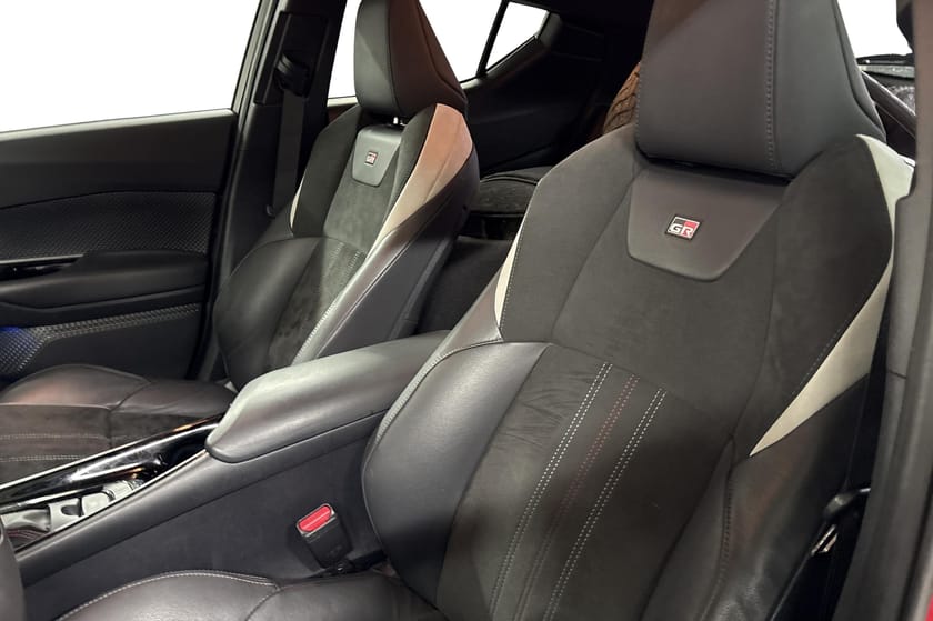 Bilde 4 av Toyota C-HR Hybrid GR Sport I Velholdt I Kompl. service