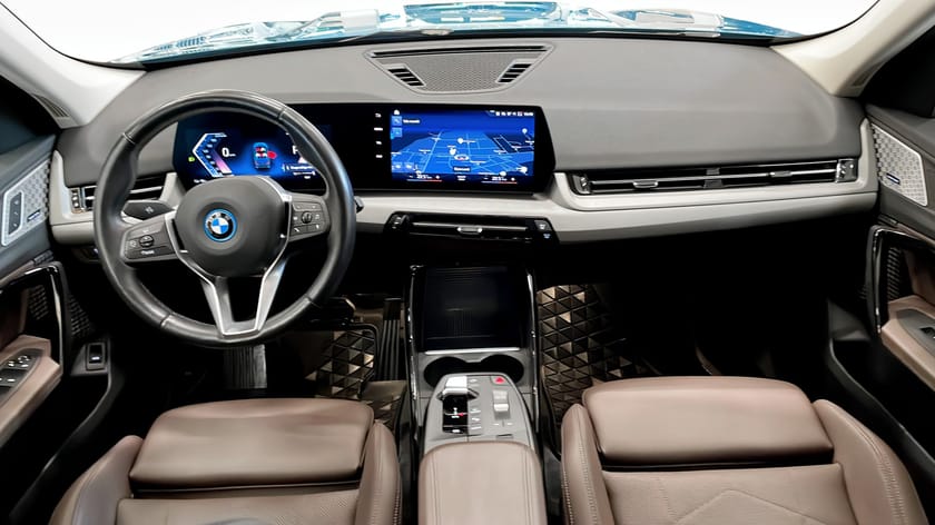 Bild 4 av BMW iX1 xDrive30 30e xDrive Elstol med minne H/K Massagestol Drag Rattvärme