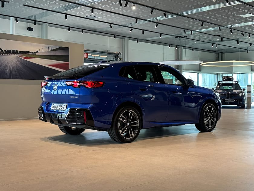 Bild 4 av BMW iX2 xDrive30 M Sport D/A Plus Drag Rattvärme Tonade rutor
