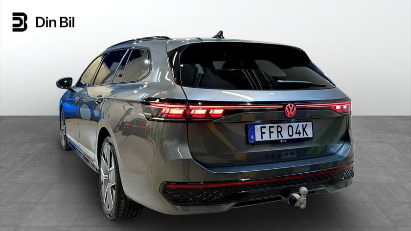 Bild 3 av Volkswagen Passat Variant eHybrid DSG SWE R-Line Black Panorama Drag Värmare