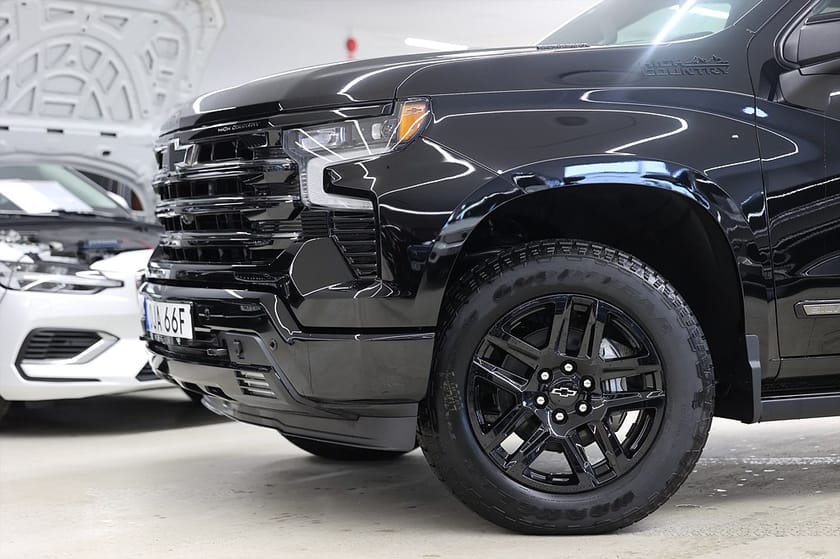 Bild 4 av Chevrolet Silverado 1500 Crew Cab High Country Midnight Edt 3.0 HUD BOSE Lucka