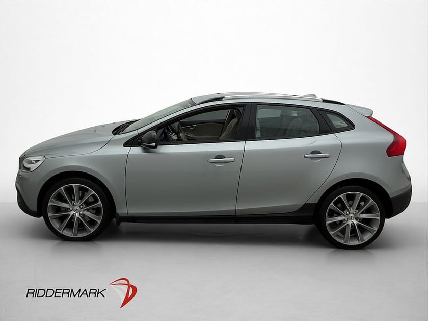 Bild 4 av Volvo V40 Cross Country D2 120hk Summum Skinn Navi Dragkrok