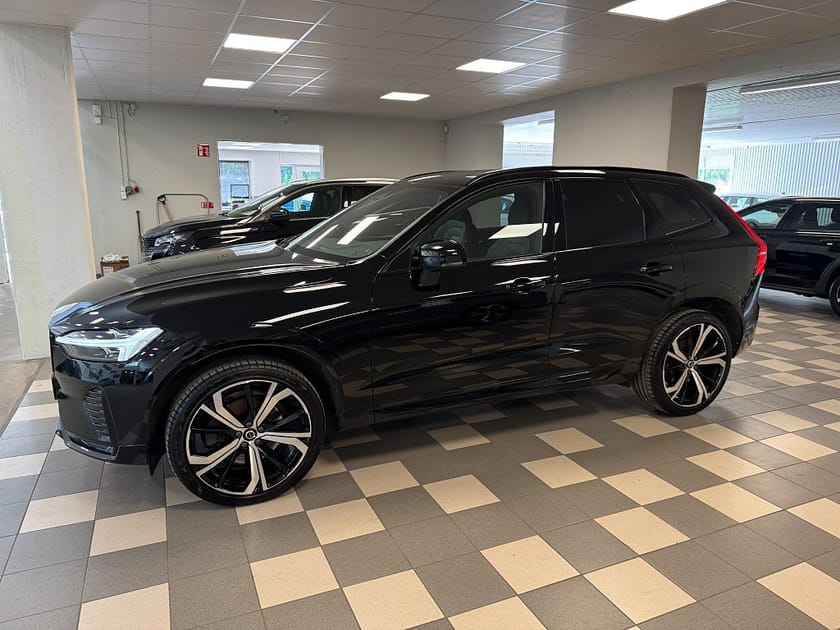 Bild 2 av Volvo XC60 B4 AWD Plus Dark Helskinn H/K Navi Drag CarPlay Drag