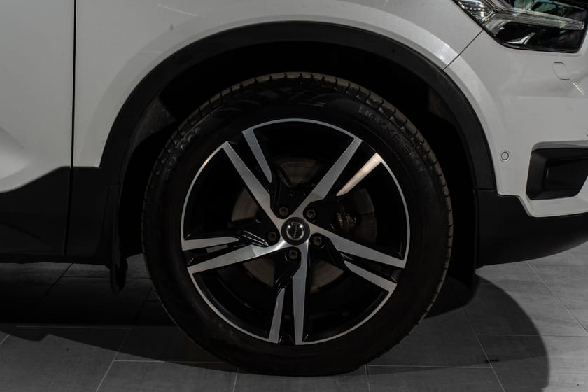 Bilde 5 av Volvo XC40 R-Design|P.varmer|Krok|360|LED|El.seter m/minne|190hk|