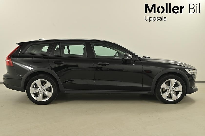 Bild 2 av Volvo V60 Cross Country D4 AWD 190hk, Momentum, B-kamera