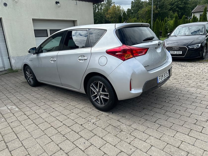 Bild 4 av Toyota Auris Hybrid e-CVT Edition Feel Euro 5
