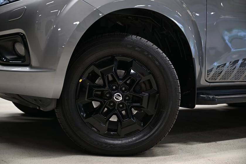 Bild 5 av Nissan Navara Dubbelhytt 190HK Automat|N-Guard|Kåpa|Drag|Värmare|Leasbar|SeUtr!