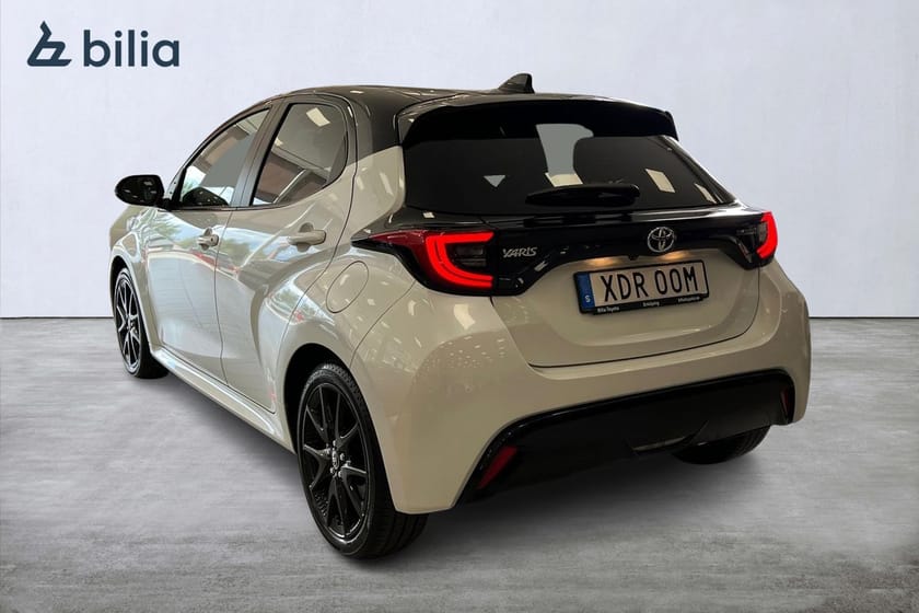 Bild 2 av Toyota Yaris Hybrid 1,5 5D Style Bi-tone / LED ramp