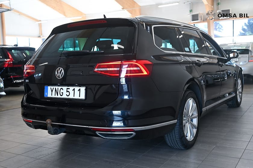 Bild 4 av Volkswagen Passat Variant GTE 1.4 TSI Executive Kamera Drag 218hk
