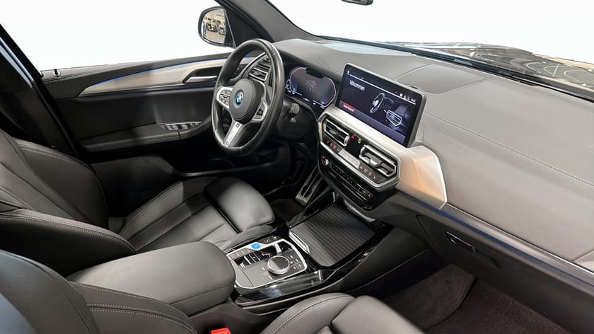 Bild 3 av BMW iX3 286hk M Sport Pano DAP Elstol m minne