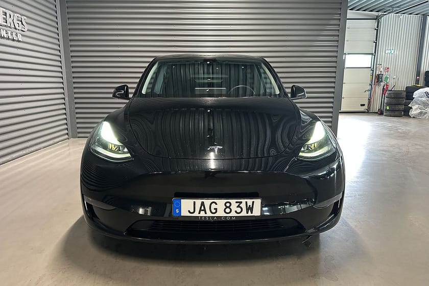 Bild 2 av Tesla Model Y Long Range AWD 514hk Backkamera Panorama Drag