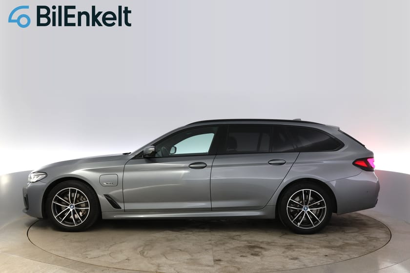 Bild 5 av BMW 530e xDrive Touring M Sport HUD Kamera Drag DAP