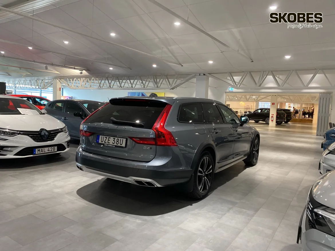 Volvo V90 Cross Country