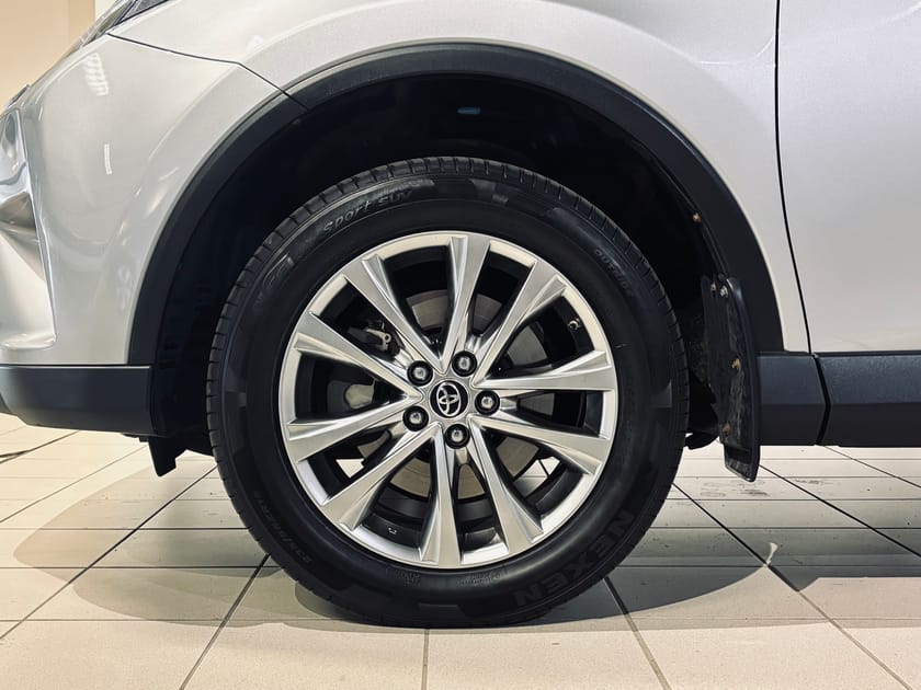 Bild 4 av Toyota RAV4 Hybrid 2,5 AWD-i Executive | Elstol | 360 | Drag |