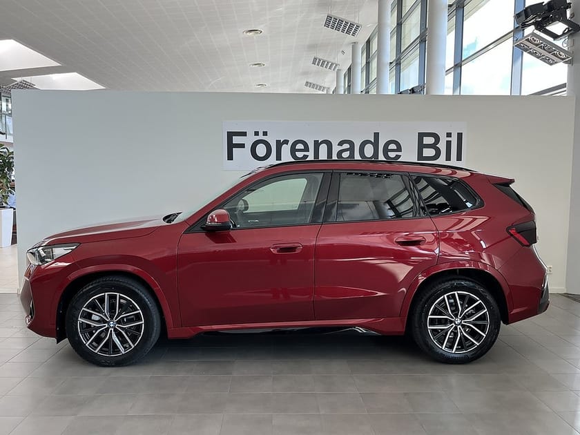 Bild 3 av BMW X1 sDrive18i M Sport Drag Rattvärme Sportstolar ParkAssist