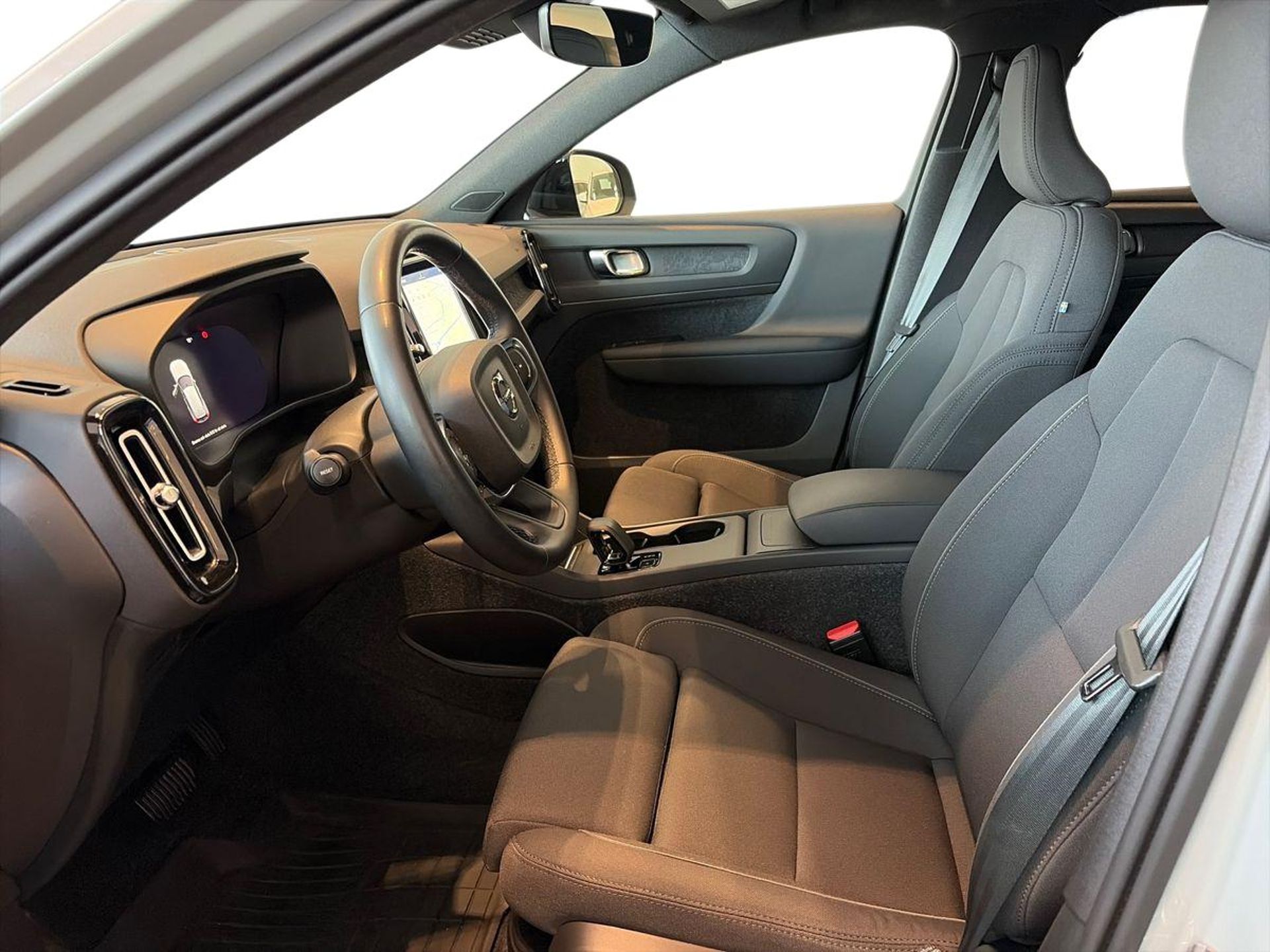 Volvo EX40 2025, bild 7/10
