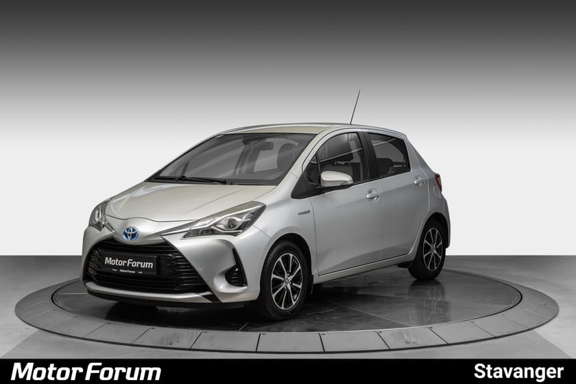 Bilde 1 av Toyota Yaris Hybrid HYBRID/ VELHOLDT/ GARANTI / RYGGEKAMERA/ NAVI