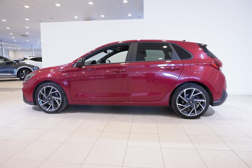 Bild 5 av Hyundai i30 1.5 T-GDi DCT MHEV N Line 160hk, Backkamera, Rattvärme, Stolsvärme