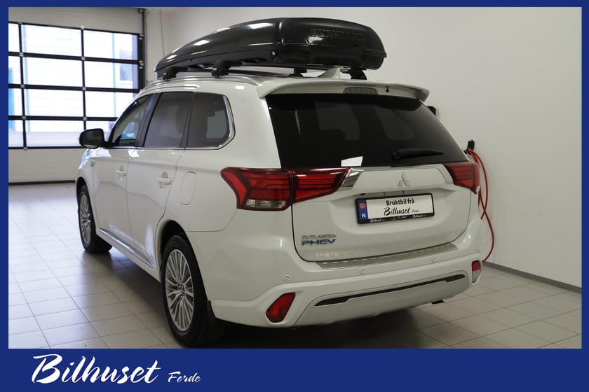 Bilde 2 av Mitsubishi Outlander PHEV Instyle+ / SKINN / ACC / 4x4