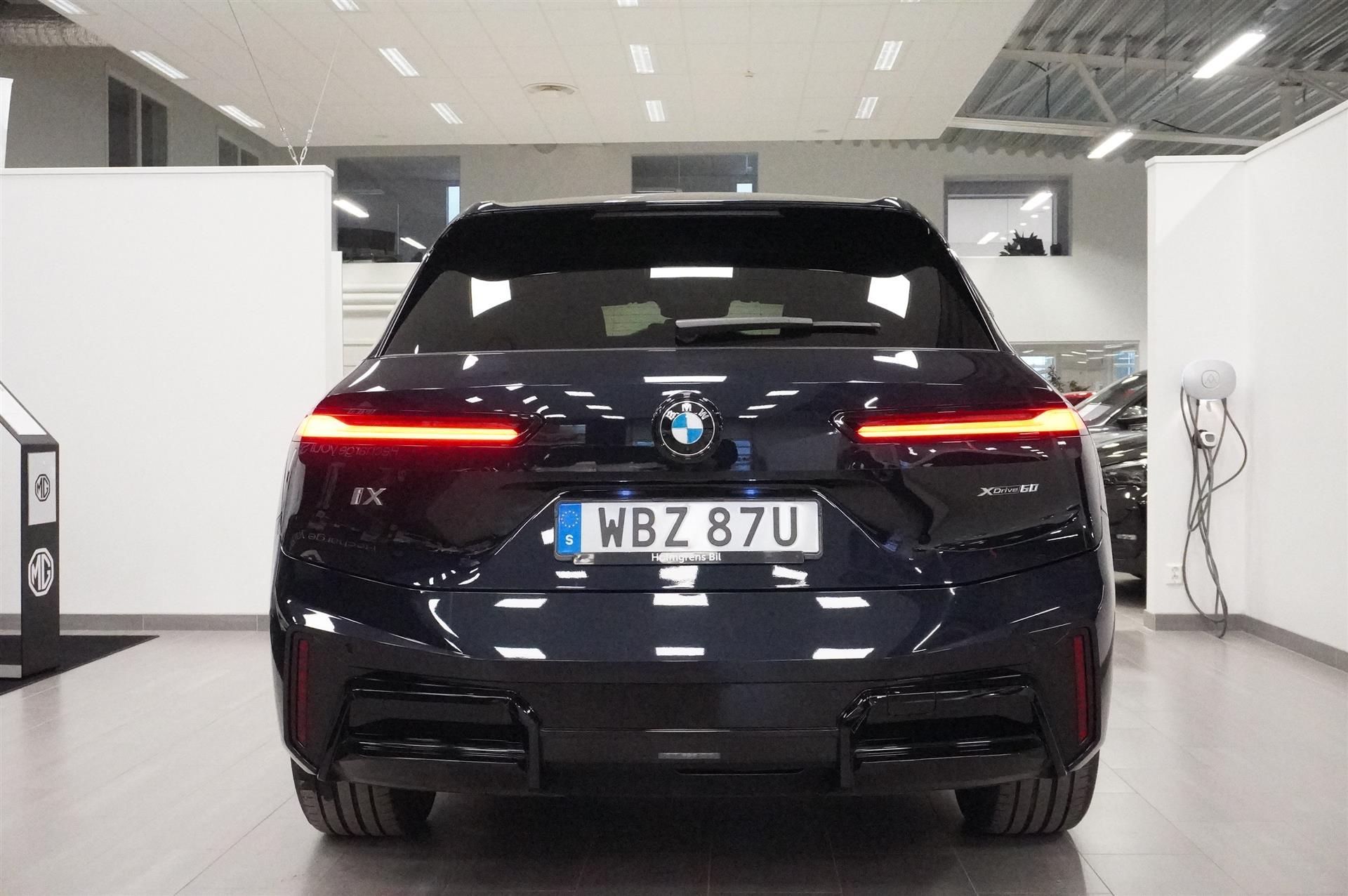BMW iX xDrive60, 544hk, 2025