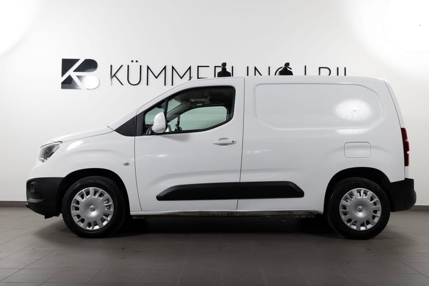 Bild 1 av Opel Combo Cargo 1.5 BlueHDi 130 EAT 131hk Leasebar/Drag/Värmare/Keyless