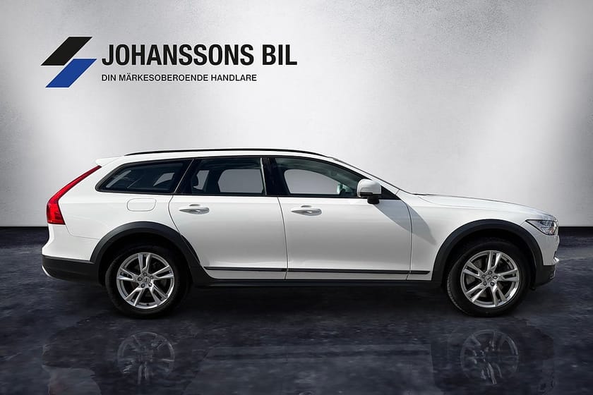 Bild 2 av Volvo V90 Cross Country D4 AWD Business Kamera VOC Värmare Drag SoV-däck